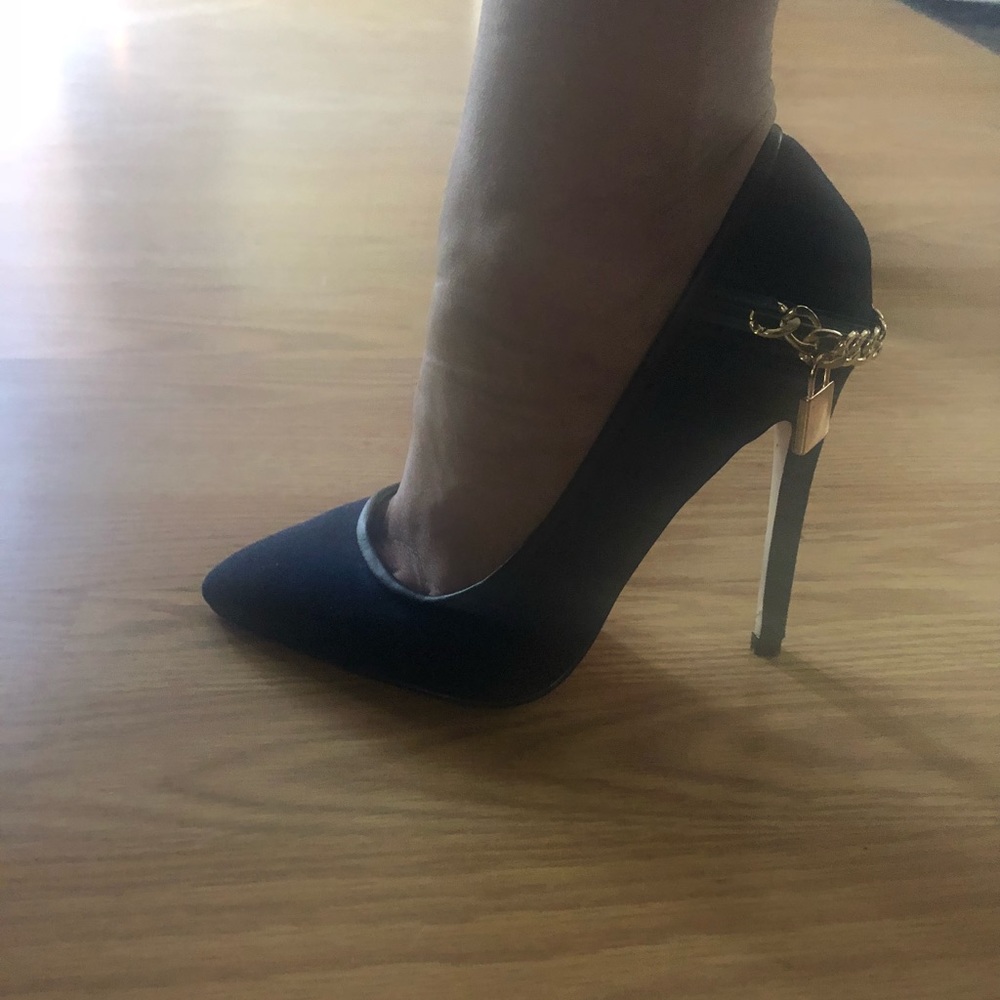 New Shoe Dazzle chain pump 7.5M